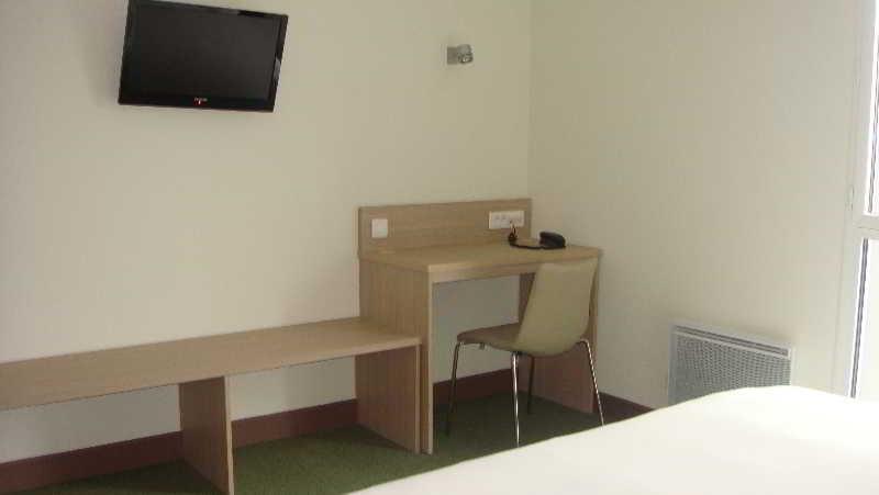 The Originals Access, Hotel Cholet Gare Exterior photo